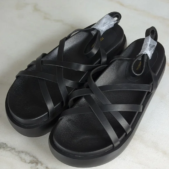 NWT PrettyLittleThing Black Strappy Sandals - Picture 2 of 6